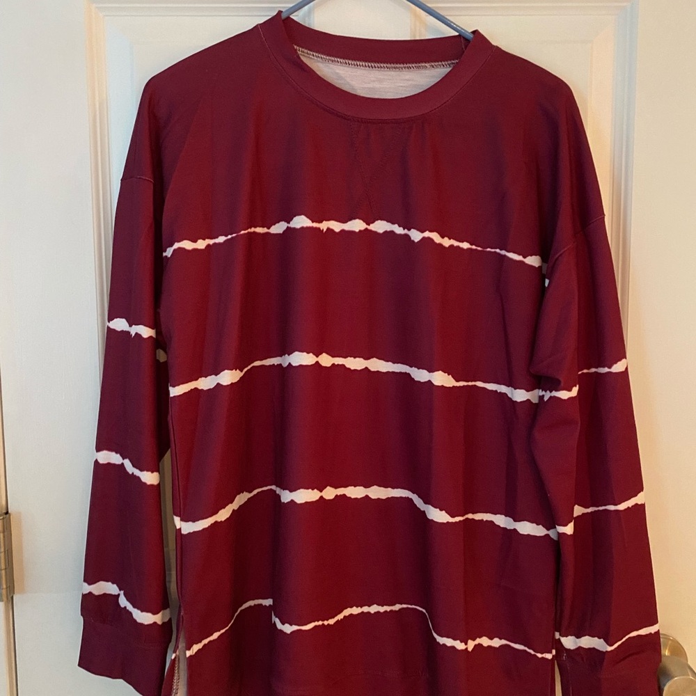 Size large long sleeve burgundy polyester top by Farysay